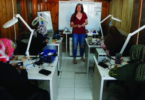 Syrian Women in the Turkish Labor Market Understanding Their Labor